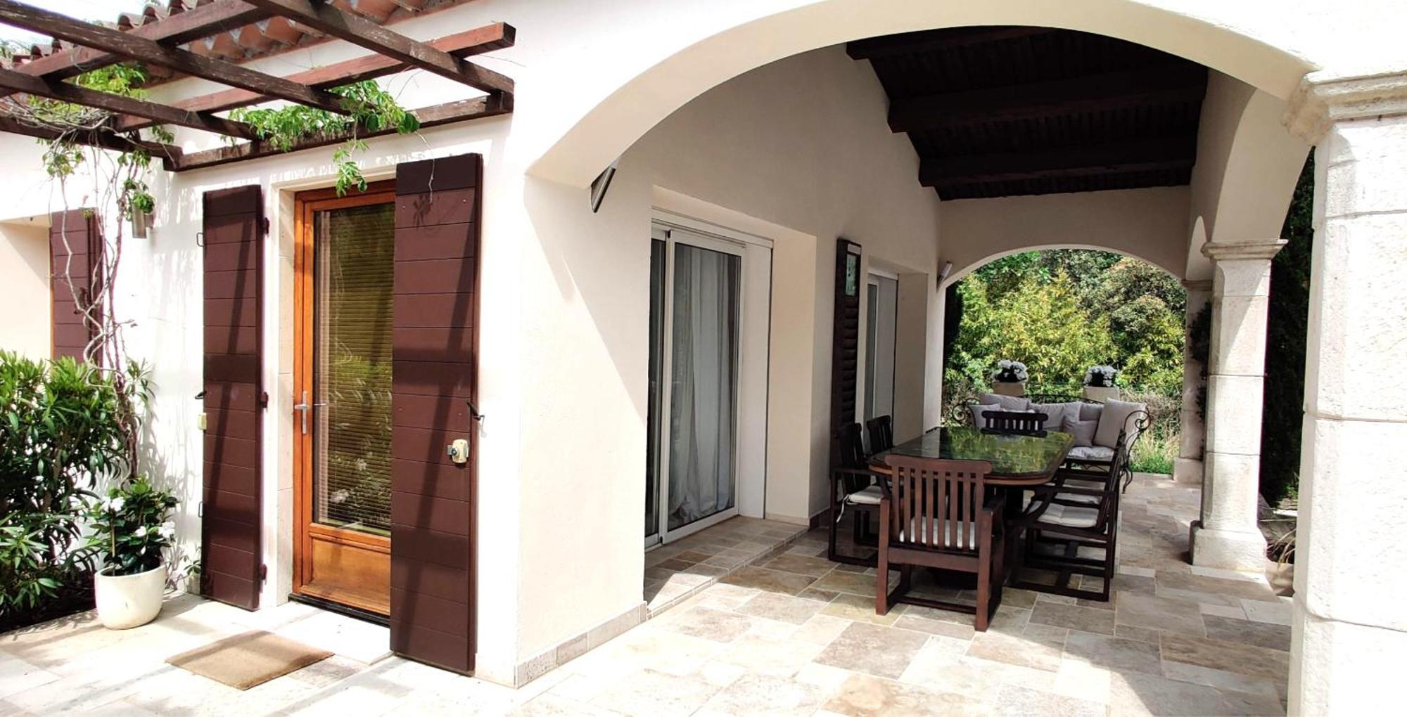 Maison Prestige Saint Tropez By Roberto Geissini Grimaud Bilik gambar